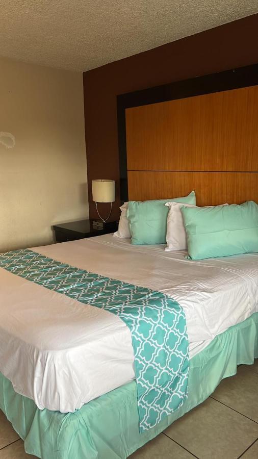 Apm Inn & Suites - Джэксонвиль Экстерьер фото