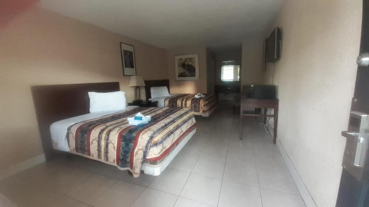 Apm Inn & Suites - Джэксонвиль Экстерьер фото
